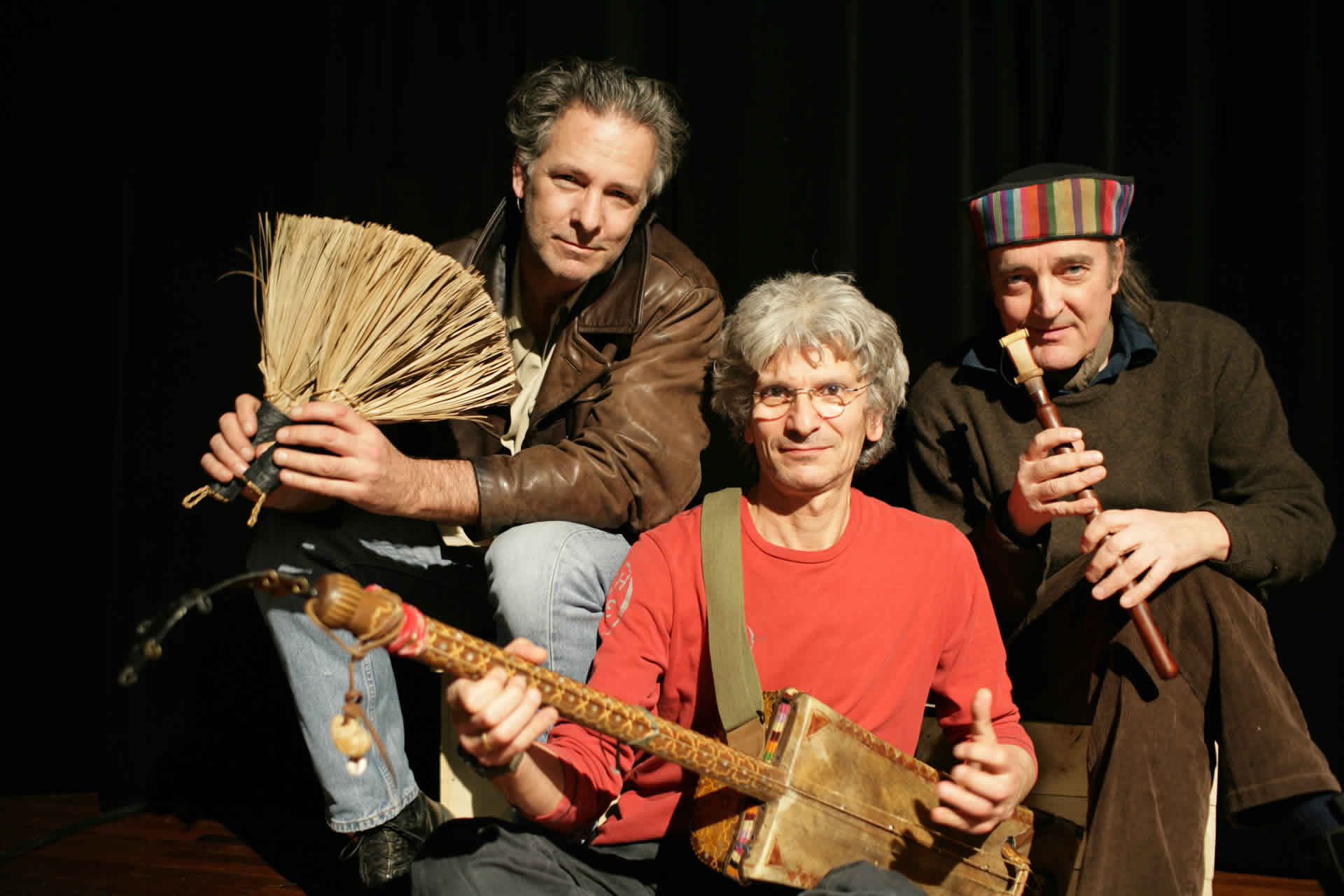 Трио мир. Трио бэнд. Французское трио. Coolbru Trio. Band трио из Узбекистана.